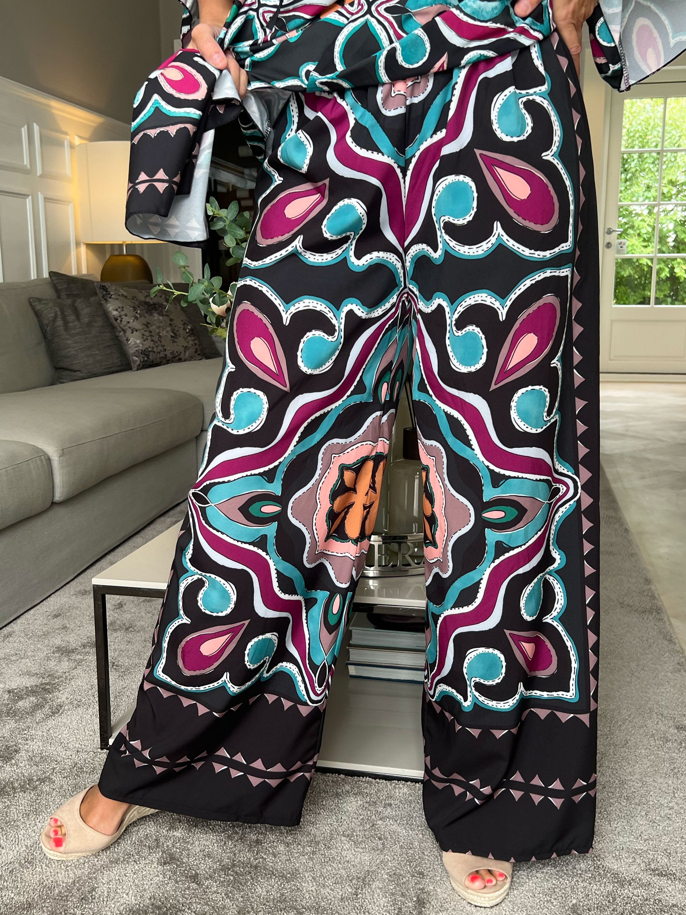 Yeva Pants - Mønstret og løse bukser i let stof